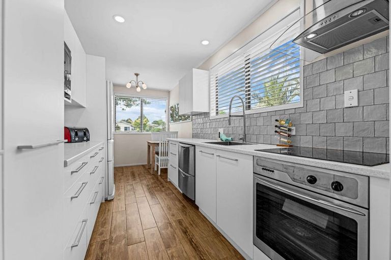 Photo of property in 9 Le Havre Place, Takanini, 2112