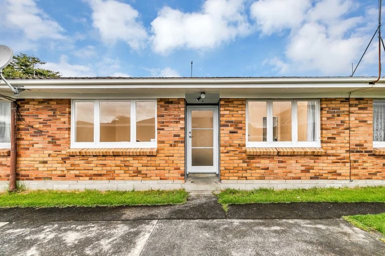 Photo of property in 3 Norman Spencer Drive, Papatoetoe, Auckland, 2104