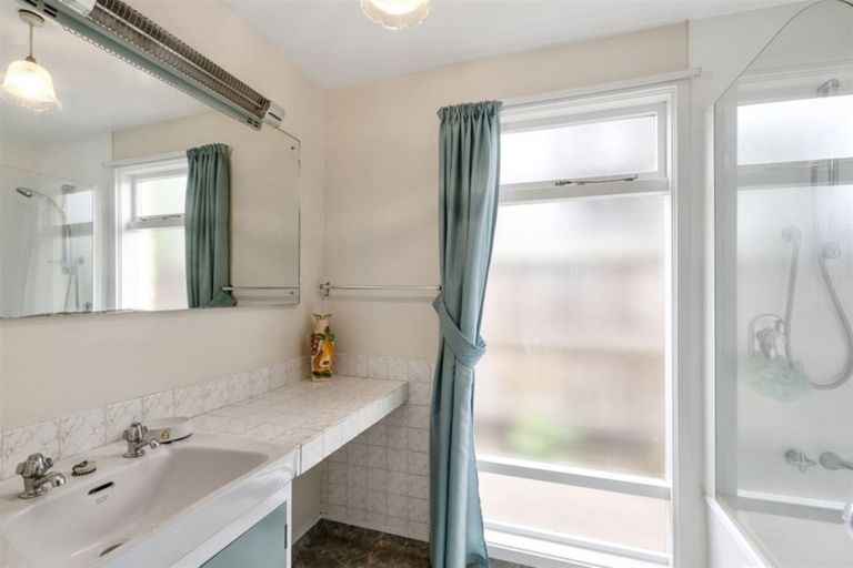 Photo of property in 21 Tudor Avenue, Ilam, Christchurch, 8041