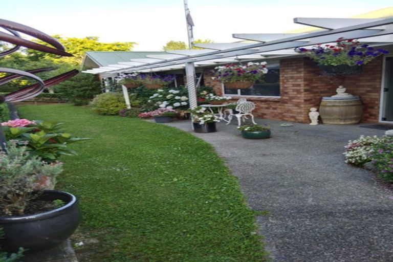 Photo of property in 11 Te Pahi River Drive, Paparoa, Maungaturoto, 0583