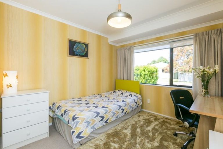 Photo of property in 6 Bucksburn Place, Greenmeadows, Napier, 4112