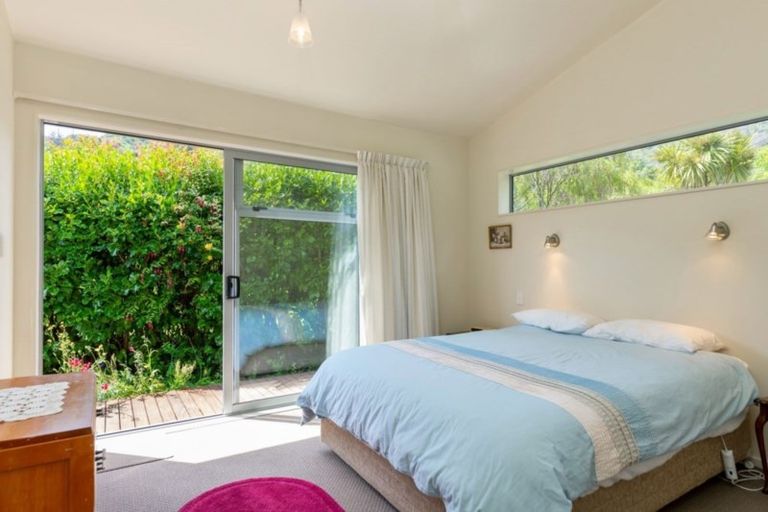 Photo of property in 2323 Queen Charlotte Drive, Ngakuta Bay, Picton, 7281