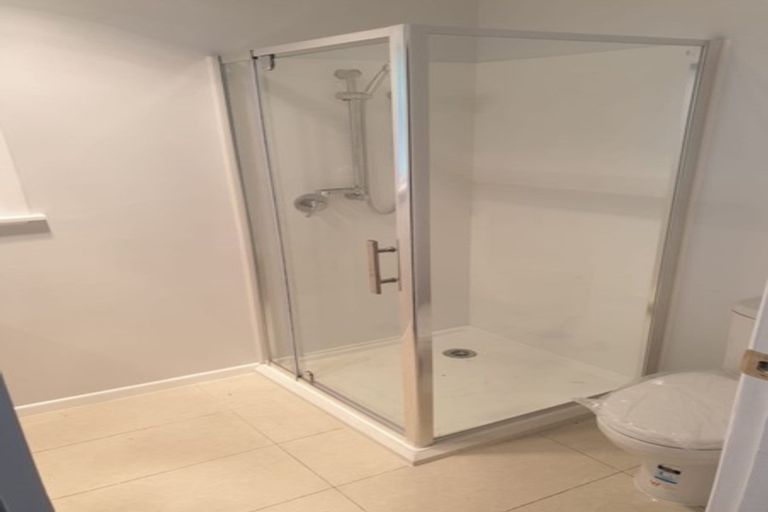 Photo of property in 1/12 Tonar Street, Northcote, Auckland, 0627