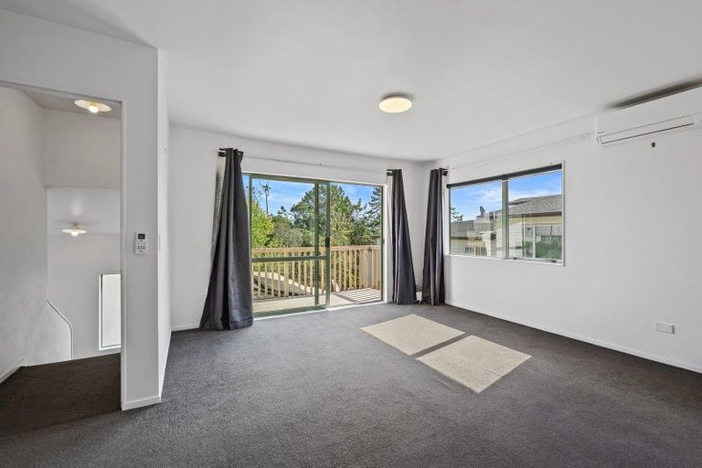 Photo of property in 121b Sunnyside Road, Sunnyvale, Auckland, 0612