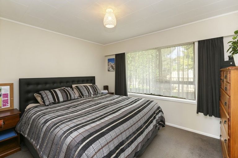 Photo of property in 323 Mangorei Road, Merrilands, New Plymouth, 4312