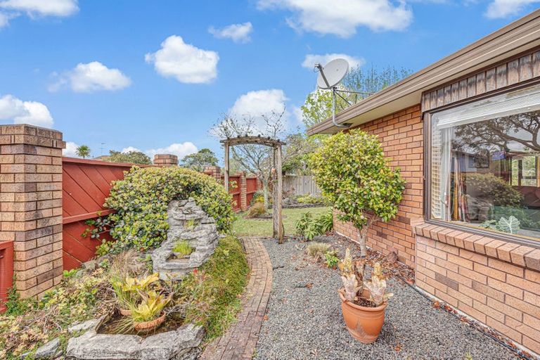 Photo of property in 22 Glucina Avenue, West Harbour, Auckland, 0618