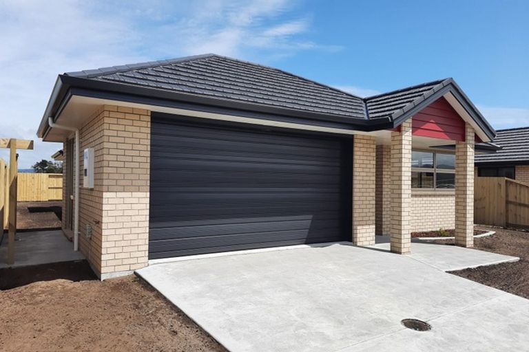 Photo of property in 91 Kaurinui Crescent, One Tree Point, 0118