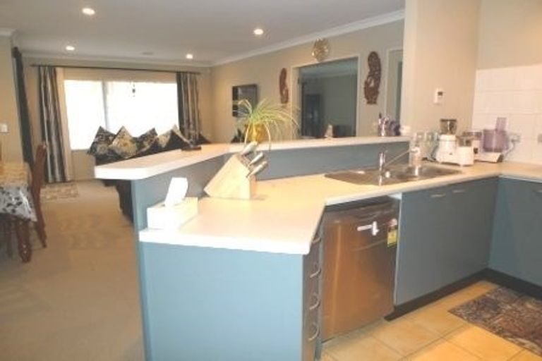 Photo of property in 80 Erlestoke Crescent, Churton Park, Wellington, 6037