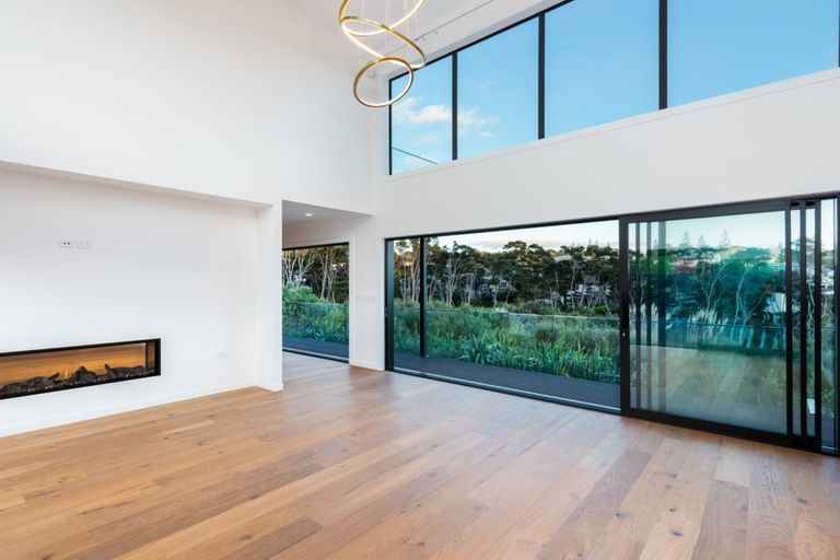 Photo of property in 5 Third Fairway Place, Albany, Auckland, 0632