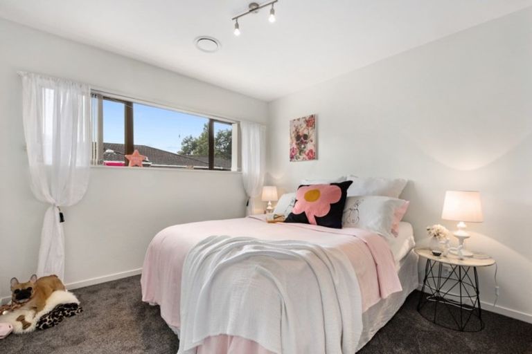 Photo of property in 7 King Charles Drive, Kingsley Heights, Upper Hutt, 5018