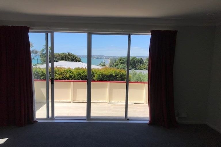 Photo of property in 3 Lancelot Road, Orewa, 0931