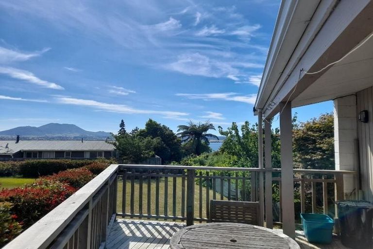 Photo of property in 7a Isobel Street, Acacia Bay, Taupo, 3330