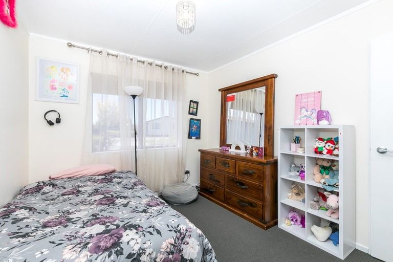 Photo of property in 7 Myrlene Place, Nawton, Hamilton, 3200