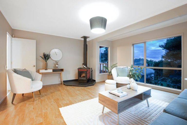 Photo of property in 4 Te Kura Road, Pukerua Bay, 5026