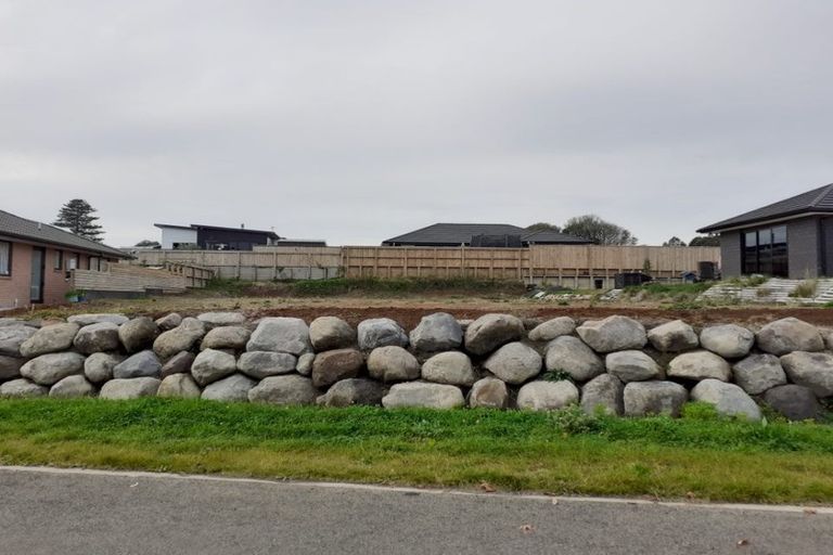 Photo of property in 16 Masters Lane, Waitara, 4320