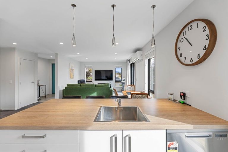 Photo of property in 2 Komahimahi Way, Motuoapa, 3382