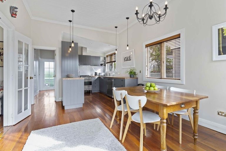 Photo of property in 229 Eskdale Road, Birkenhead, Auckland, 0626