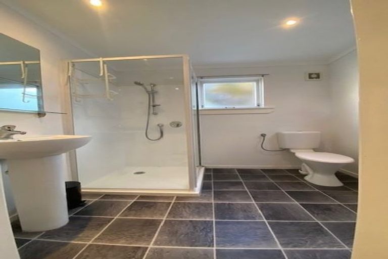 Photo of property in 2 Chaucer Road, Hospital Hill, Napier, 4110