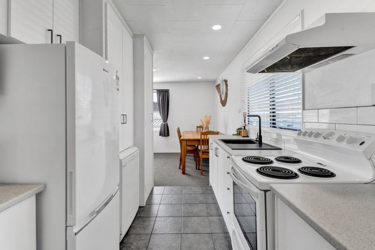 Photo of property in 16 Ngahere Street, Inglewood, 4330