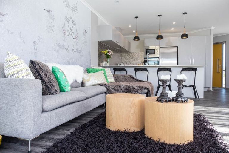 Photo of property in 2 Oscar Place, Whitianga, 3510