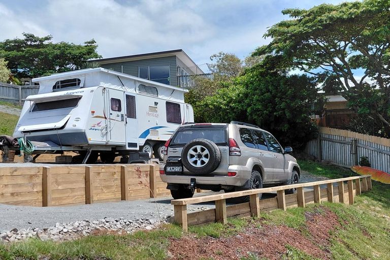 Photo of property in 13 Nancy Wake Place, Cable Bay, 0420