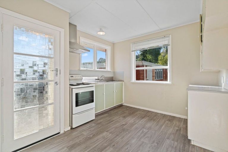 Photo of property in 8 Oregon Drive, Maoribank, Upper Hutt, 5018