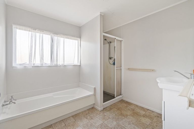 Photo of property in 13a Youngs Road, Papakura, 2110