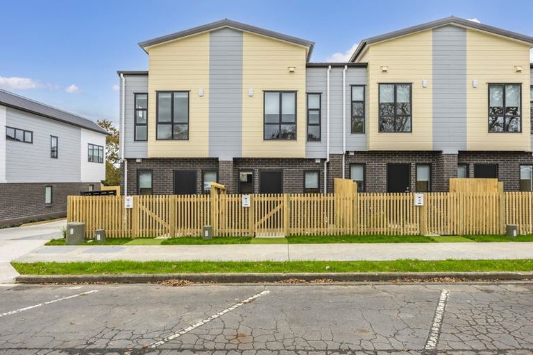 Photo of property in 3/35 Young Crescent, Drury, 2113