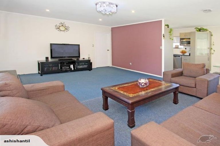 Photo of property in 2/14 Leven Lane, Totara Heights, Auckland, 2105