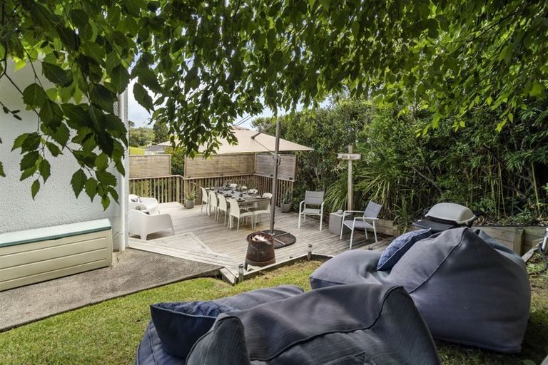 Photo of property in 2/70b Matipo Road, Mairangi Bay, Auckland, 0630