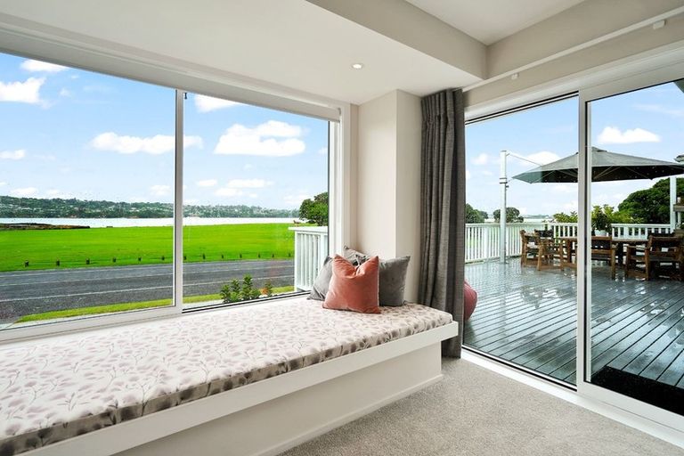 Photo of property in 93 Kiwi Esplanade, Mangere Bridge, Auckland, 2022