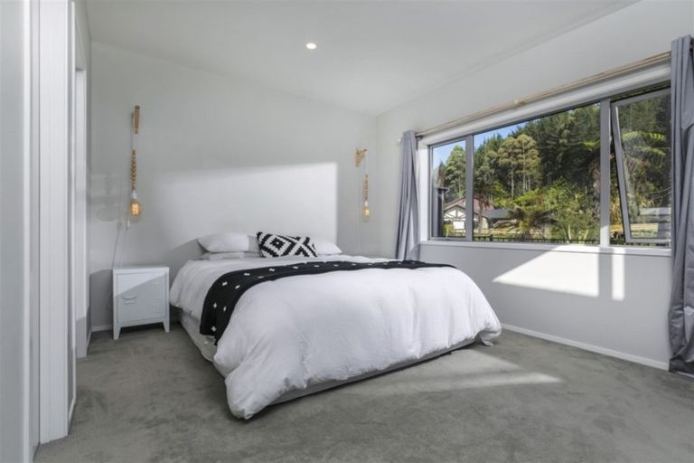 Photo of property in 48 Crabb Fields Lane, Riverhead, 0820