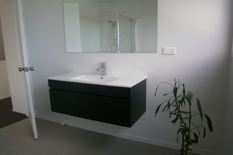 Photo of property in 1/10 Firth Road, Torbay, Auckland, 0630