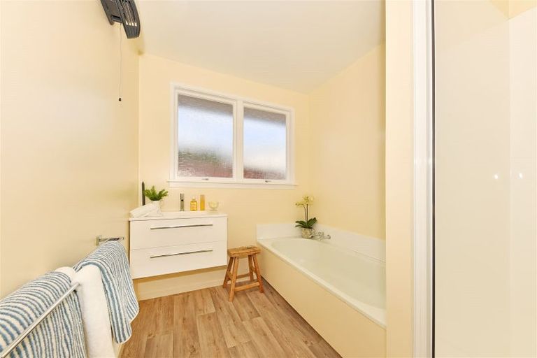 Photo of property in 1/222 Waimairi Road, Ilam, Christchurch, 8041