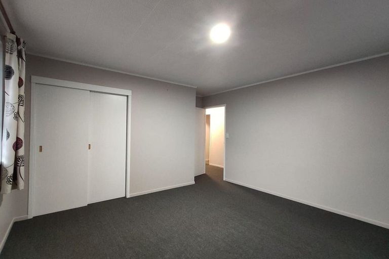 Photo of property in 20 Foyle Place, Glendene, Auckland, 0602