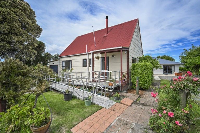 Photo of property in 73 Ferry Road, Clive, 4102