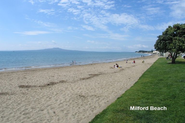 Photo of property in 28 Parr Terrace, Castor Bay, Auckland, 0620