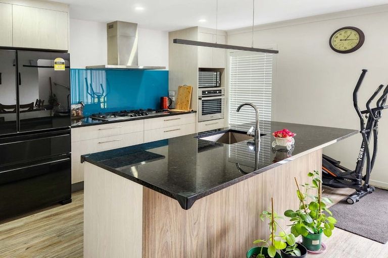 Photo of property in 8 Taiko Place, Kenepuru, Porirua, 5022