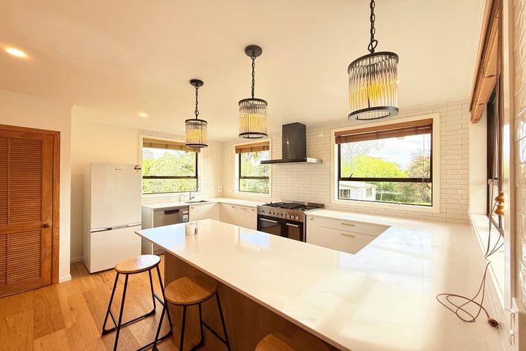 Photo of property in 12 Sherrybrooke Place, Sunnyvale, Auckland, 0612