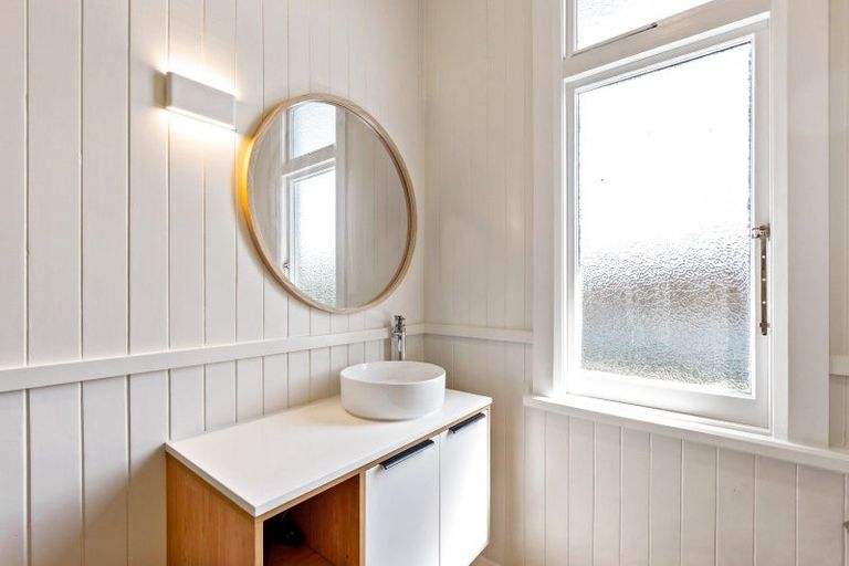 Photo of property in 3 Moeller Street, Taradale, Napier, 4112