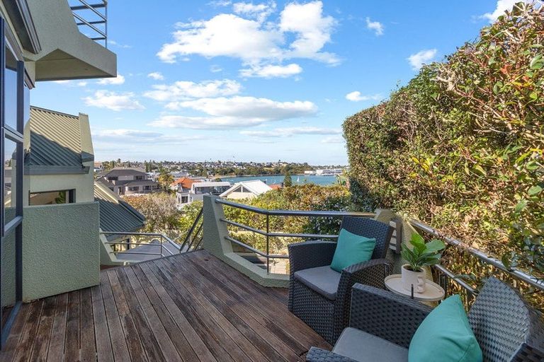 Photo of property in 25 Bucklands Beach Road, Bucklands Beach, Auckland, 2012