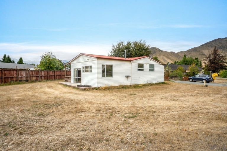 Photo of property in 3 Saint Cuthbert Place, Omarama, 9412