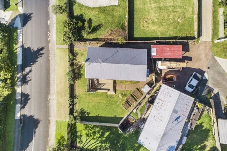 Photo of property in 2/8 Helena Street, Massey, Auckland, 0614