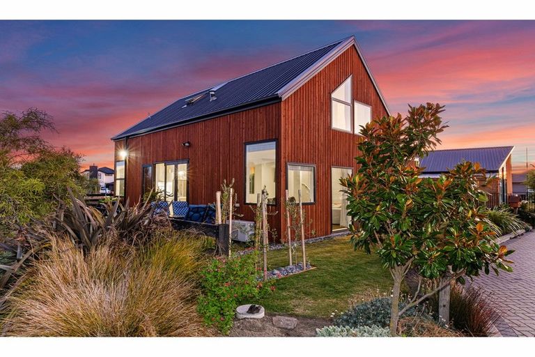 Photo of property in 12 Dow Square, Wigram, Christchurch, 8025