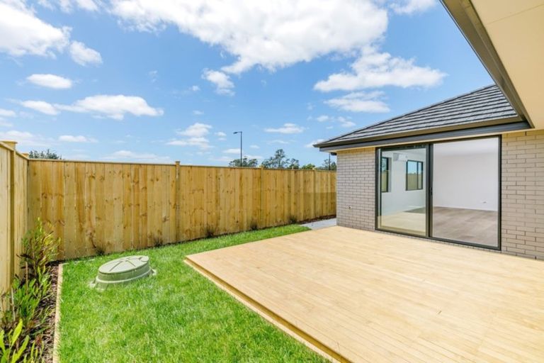 Photo of property in 11 Zadar Street, Kumeu, 0810