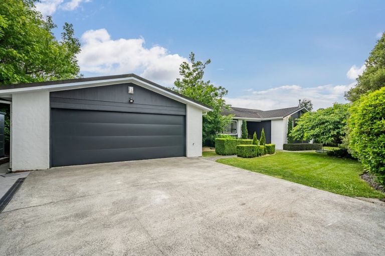 Photo of property in 77 Joseph Banks Drive, Whitby, Porirua, 5024