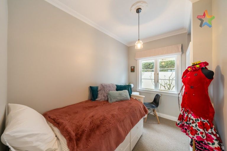 Photo of property in 34 Singers Road, Korokoro, Lower Hutt, 5012