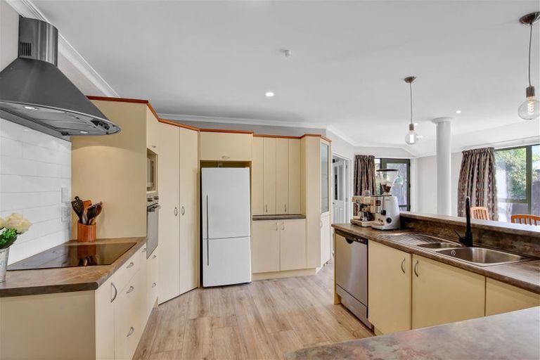 Photo of property in 41 Durrell Way, Rolleston, 7614