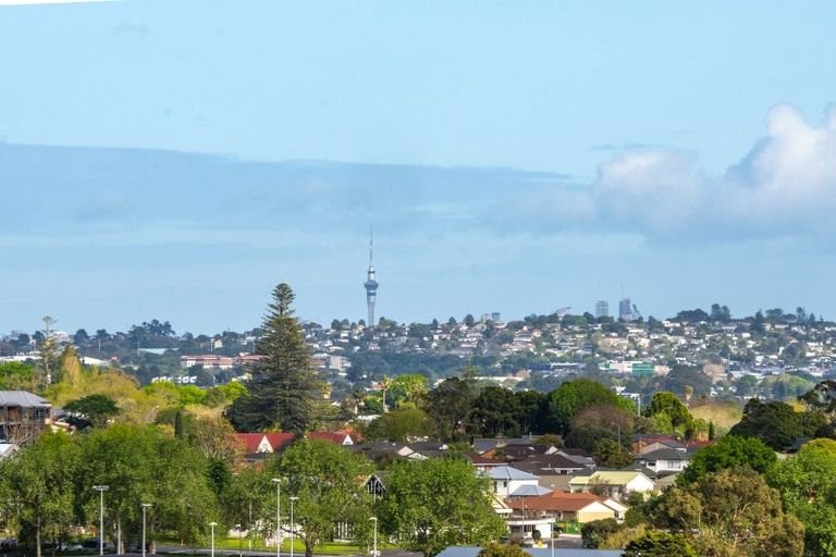 Photo of property in 2/42 Cromdale Avenue, Highland Park, Auckland, 2010