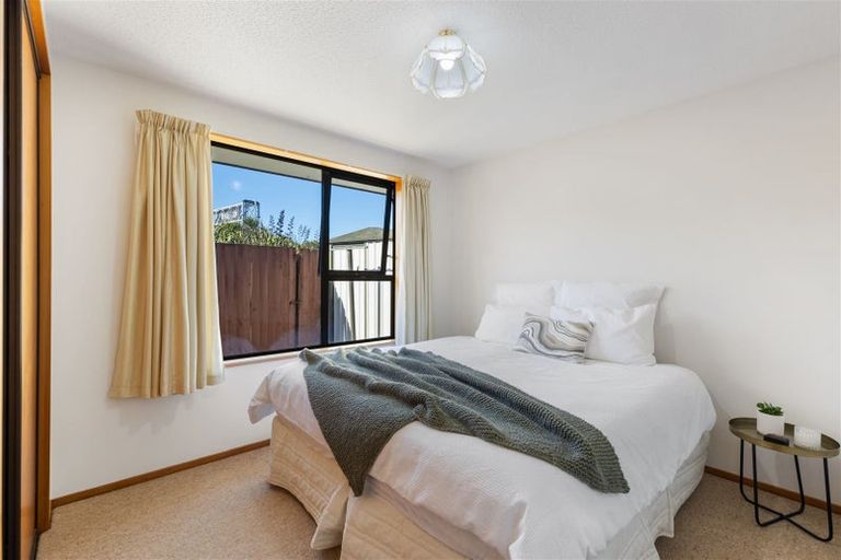 Photo of property in 21 Mulberry Place, Redwood, Christchurch, 8051